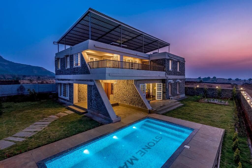 Stone Mansion By Phoenix Stays อิกัตปุรี ภายนอก รูปภาพ