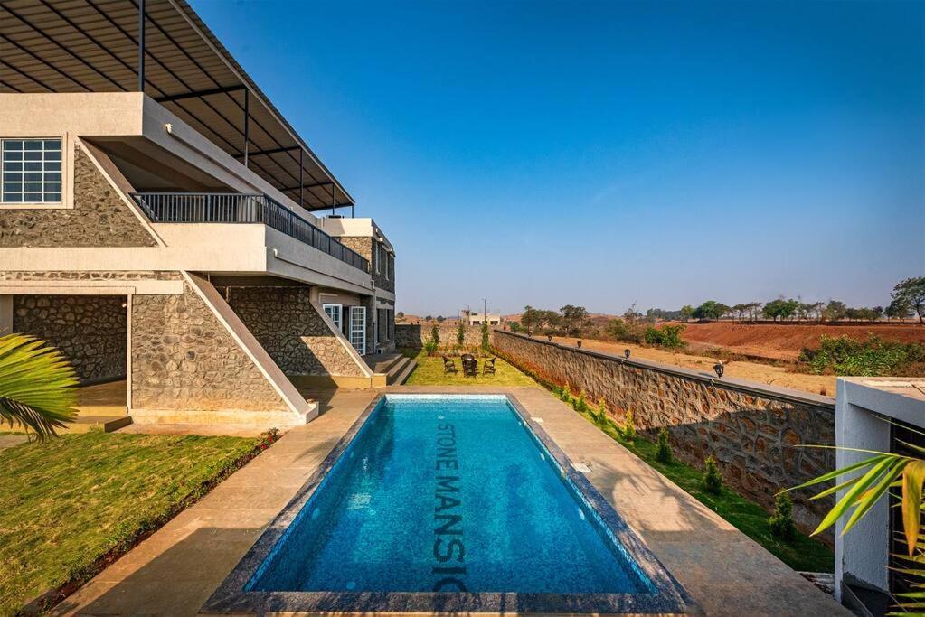 Stone Mansion By Phoenix Stays อิกัตปุรี ภายนอก รูปภาพ