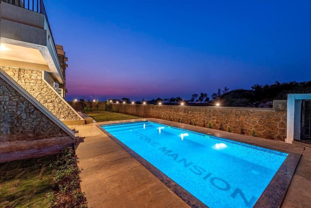 Stone Mansion By Phoenix Stays อิกัตปุรี ภายนอก รูปภาพ