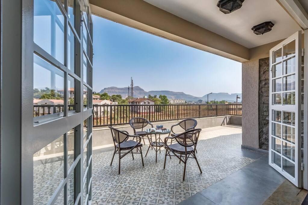 Stone Mansion By Phoenix Stays อิกัตปุรี ภายนอก รูปภาพ
