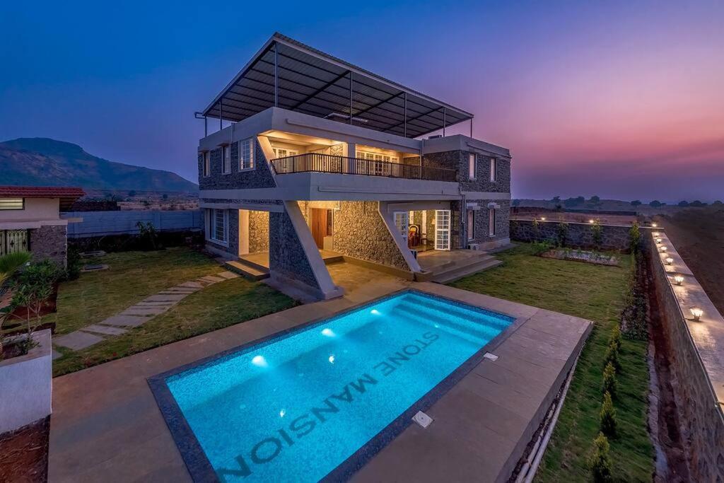 Stone Mansion By Phoenix Stays อิกัตปุรี ภายนอก รูปภาพ