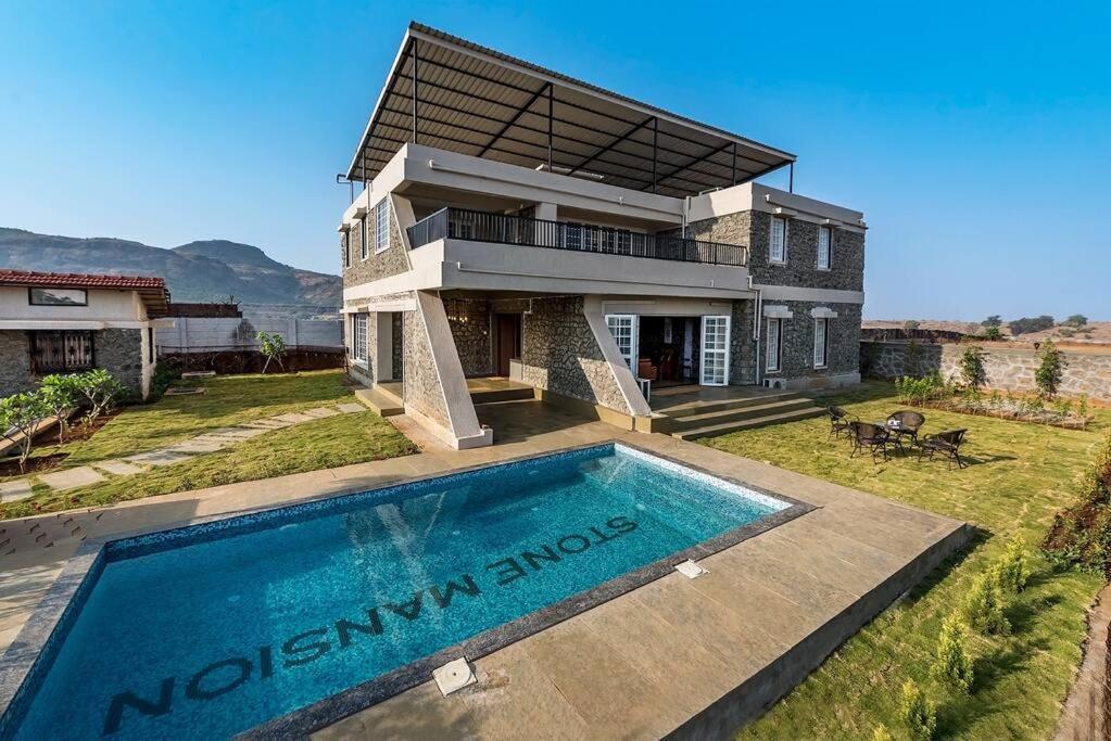 Stone Mansion By Phoenix Stays อิกัตปุรี ภายนอก รูปภาพ